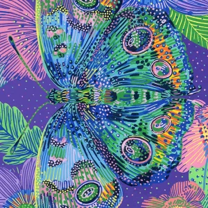 Illustration "Grand Papillon" par Orane Sigal pour l'étole en soie AmesSoeurs, montrant un immense papillon aux ailes bleues et vertes texturées, entouré de fleurs de passiflore violettes et de fleurs roses sur fond violet pointilliste.